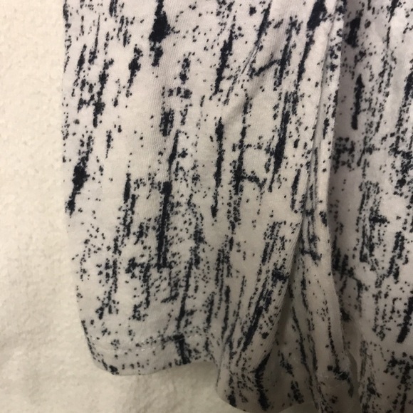 LIZ Claiborne Women’s Pullover Long sleeve Tee White with Navy Blue Soft… - Picture 4 of 9